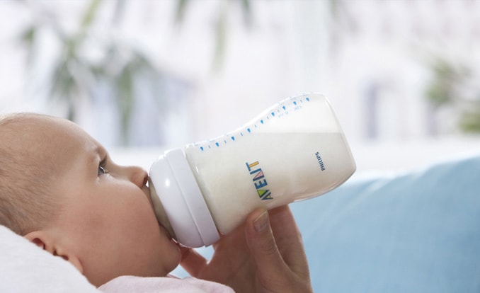 모유 수유에서 젖병 수유로의 전환