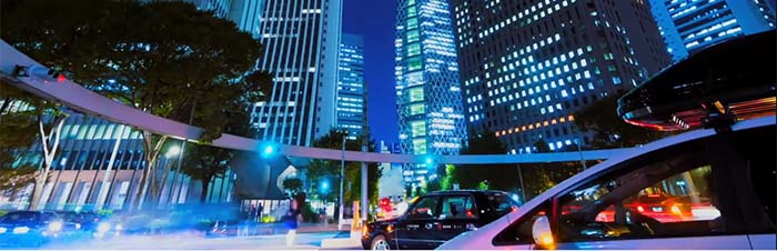 미래의 조명과 함께 운전하세요